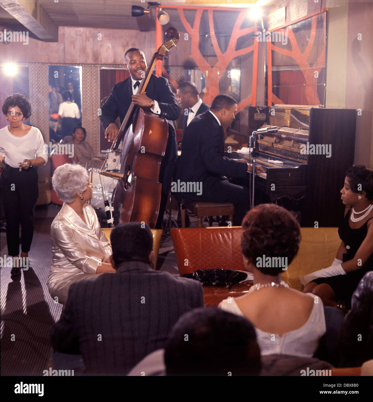 Jazz nightclub vintage piano hi-res stock photography and images - Alamy