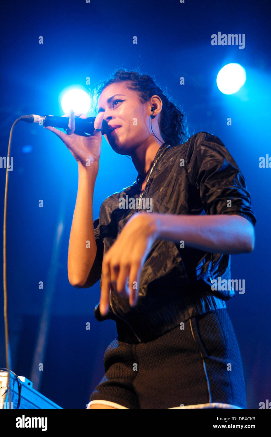 Hertfordshire, UK, 04/08/2013 : Standon Calling Festival. AlunaGeorge play the Big Top. AlunaGeorge are an English electronic music duo from London, consisting of Aluna Francis (vocals) and George Reid (production). Persons Pictured: Aluna Francis.Picture by Julie Edwards Stock Photo