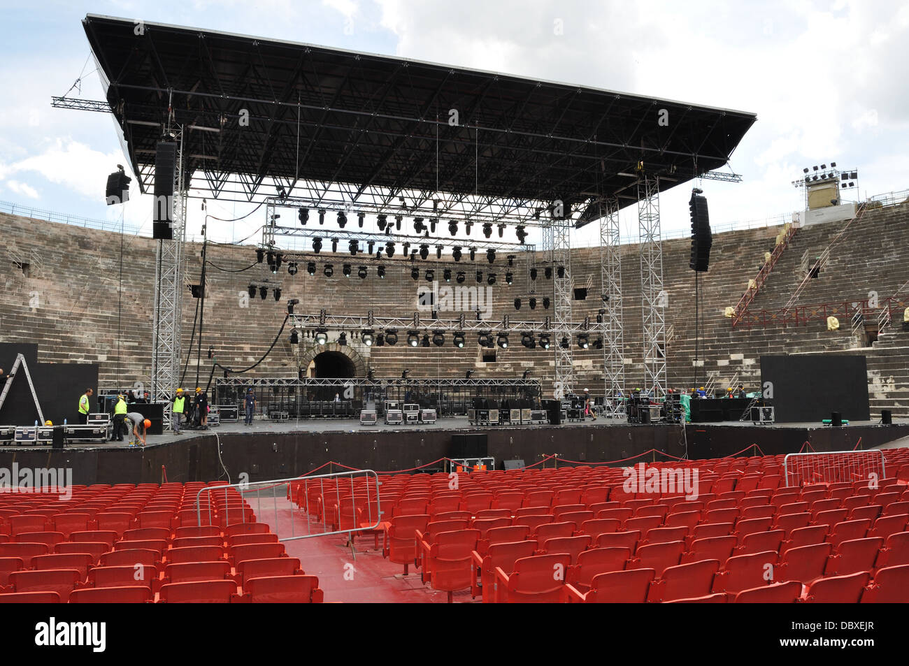 Lighting rig hires stock photography and images Alamy