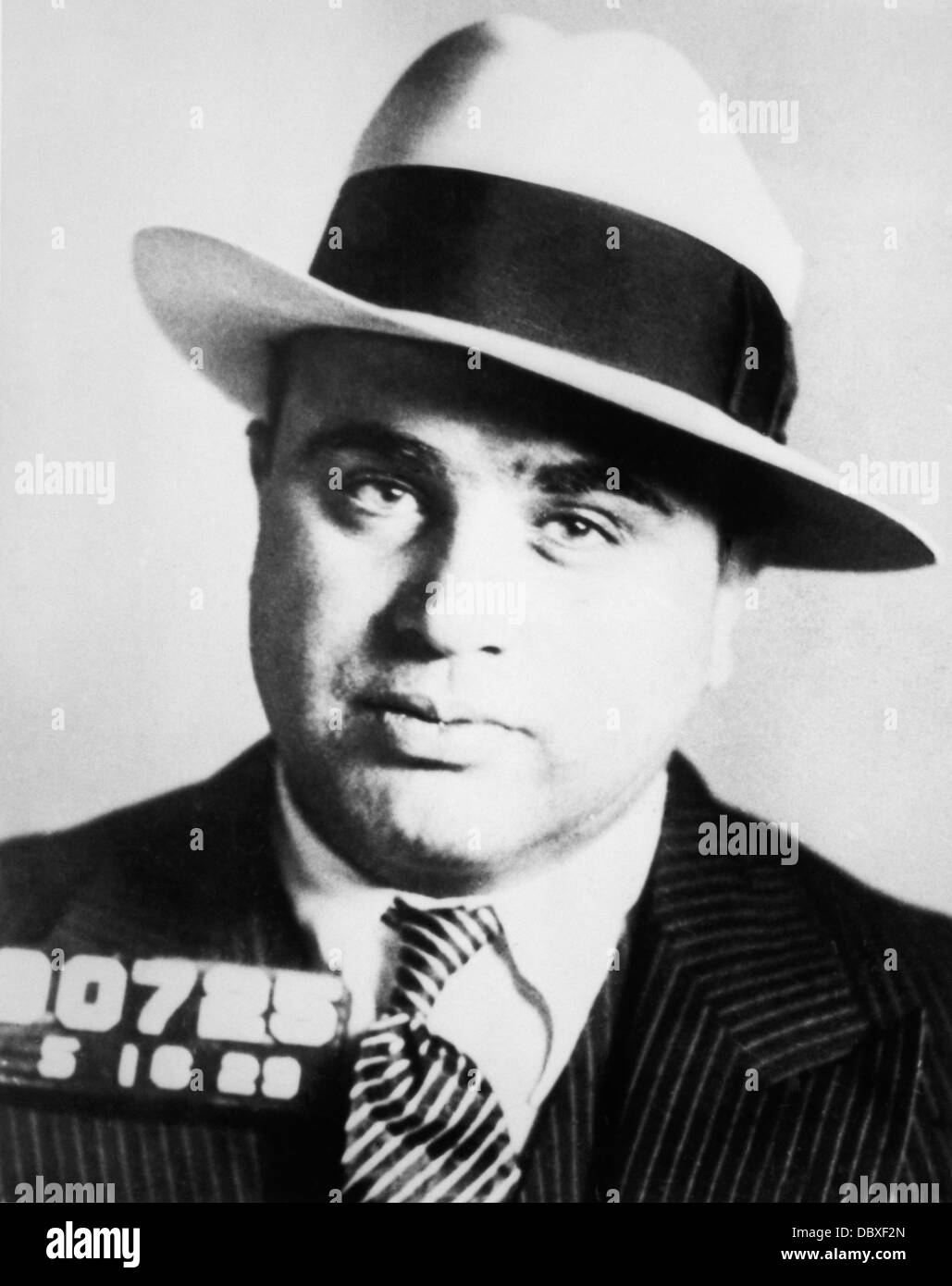 1920s PRISON MUG SHOT OF CHICAGO GANGSTER SCARFACE AL CAPONE Stock Photo