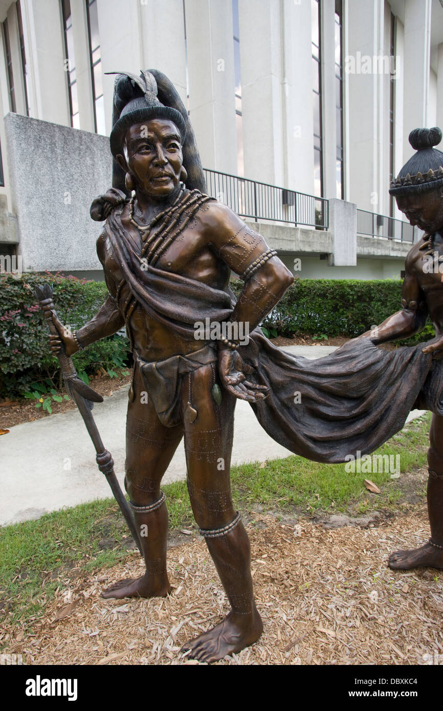 AMERICAN ROYALTY INDIAN HERITAGE SCULPTURE (©BRADLEY COOLEY 2007) MUSEUM OF FLORIDA HISTORY TALLAHASSEE FLORIDA USA Stock Photo