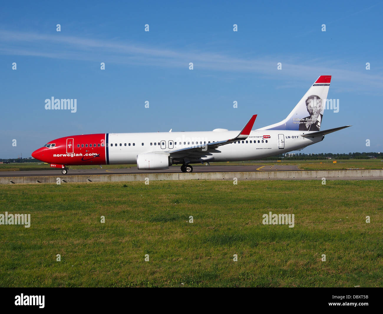 LN-DYY Norwegian Air Shuttle Boeing 737-8JP(WL) - cn 39012 taxiing 19july2013 4 Stock Photo