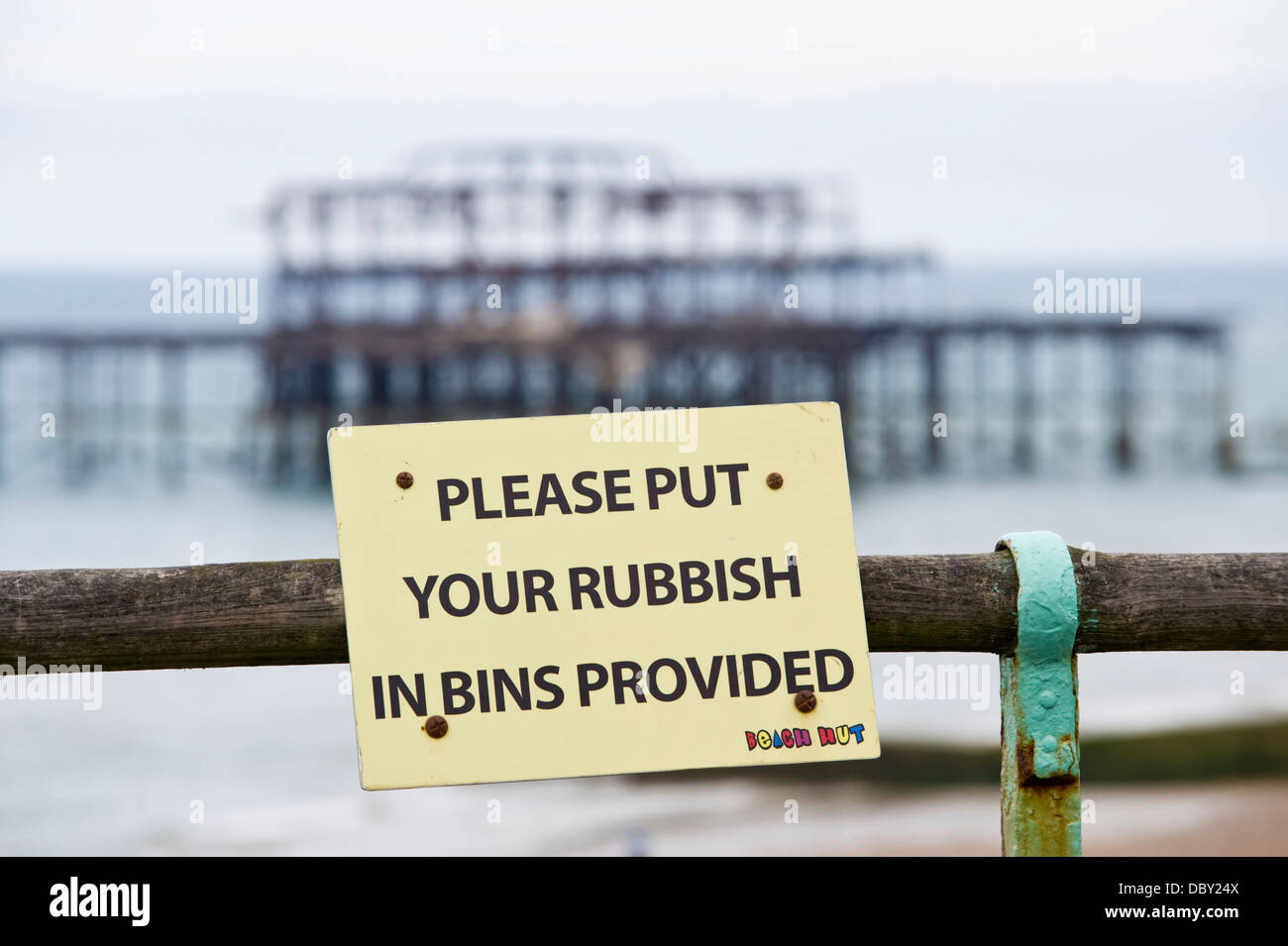 Put litter in bin hires stock photography and images Alamy