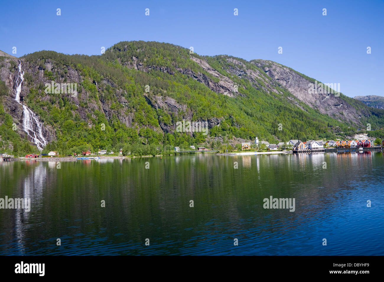 Sheltered mountain waterfall hi-res stock photography and images - Alamy