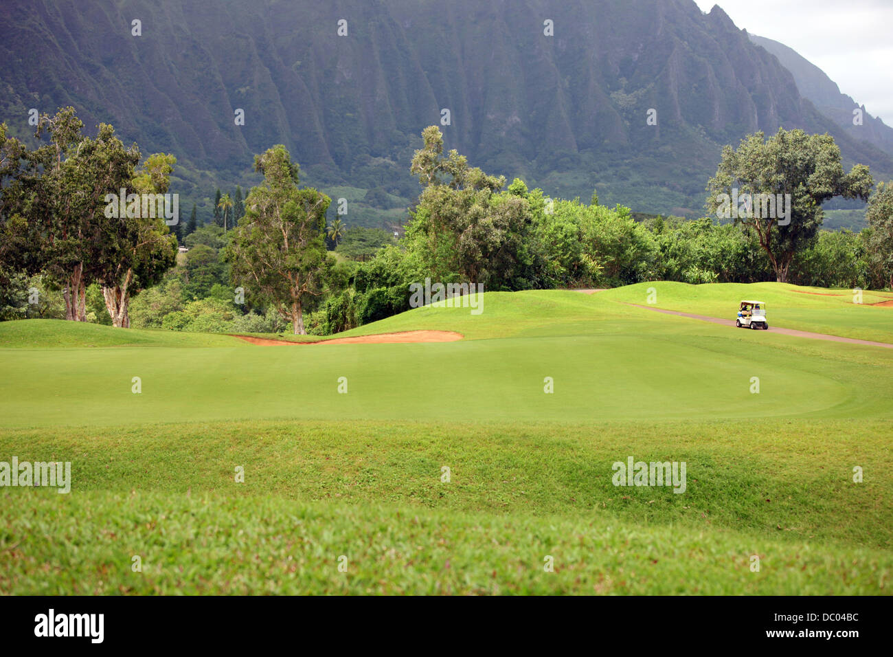Golf Course under Ko #39 olau mountains Oahu Hawaii Stock Photo Alamy Golf Course under Ko #39 olau mountains Oahu Hawaii Stock Photo Alamy