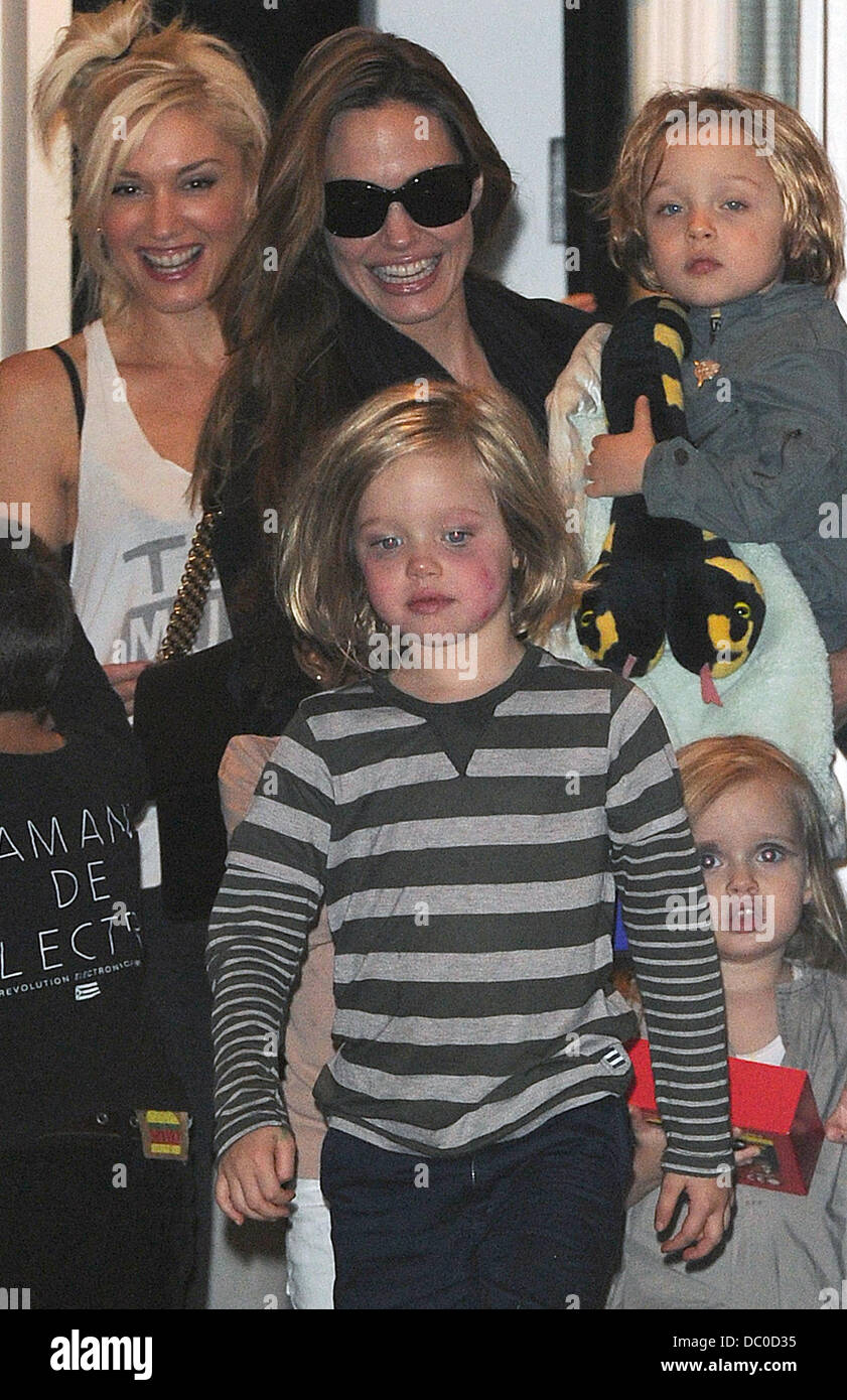 Angelina Jolie Takes Her Children Zahara Knox Vivienne And