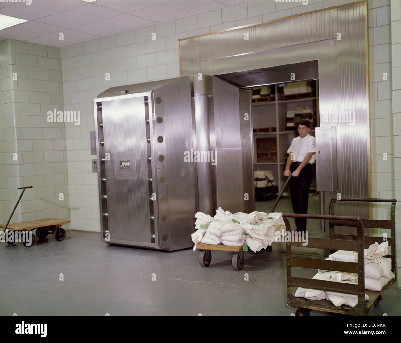 Do Banks Still Take Bags Of Coins IUCN Water