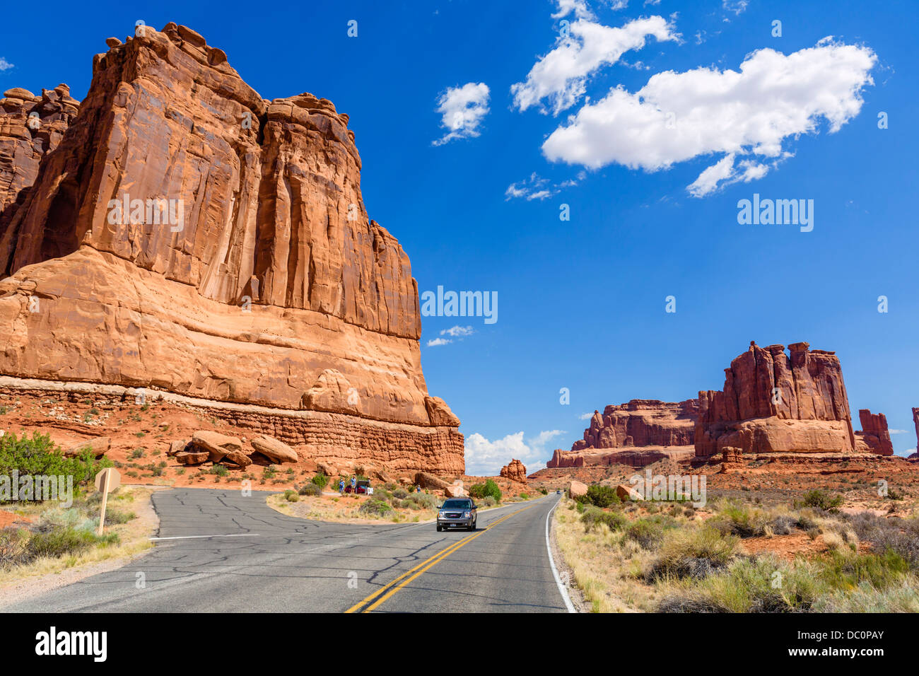 Road through Arches National Park near Courthouse Towers viewpoint