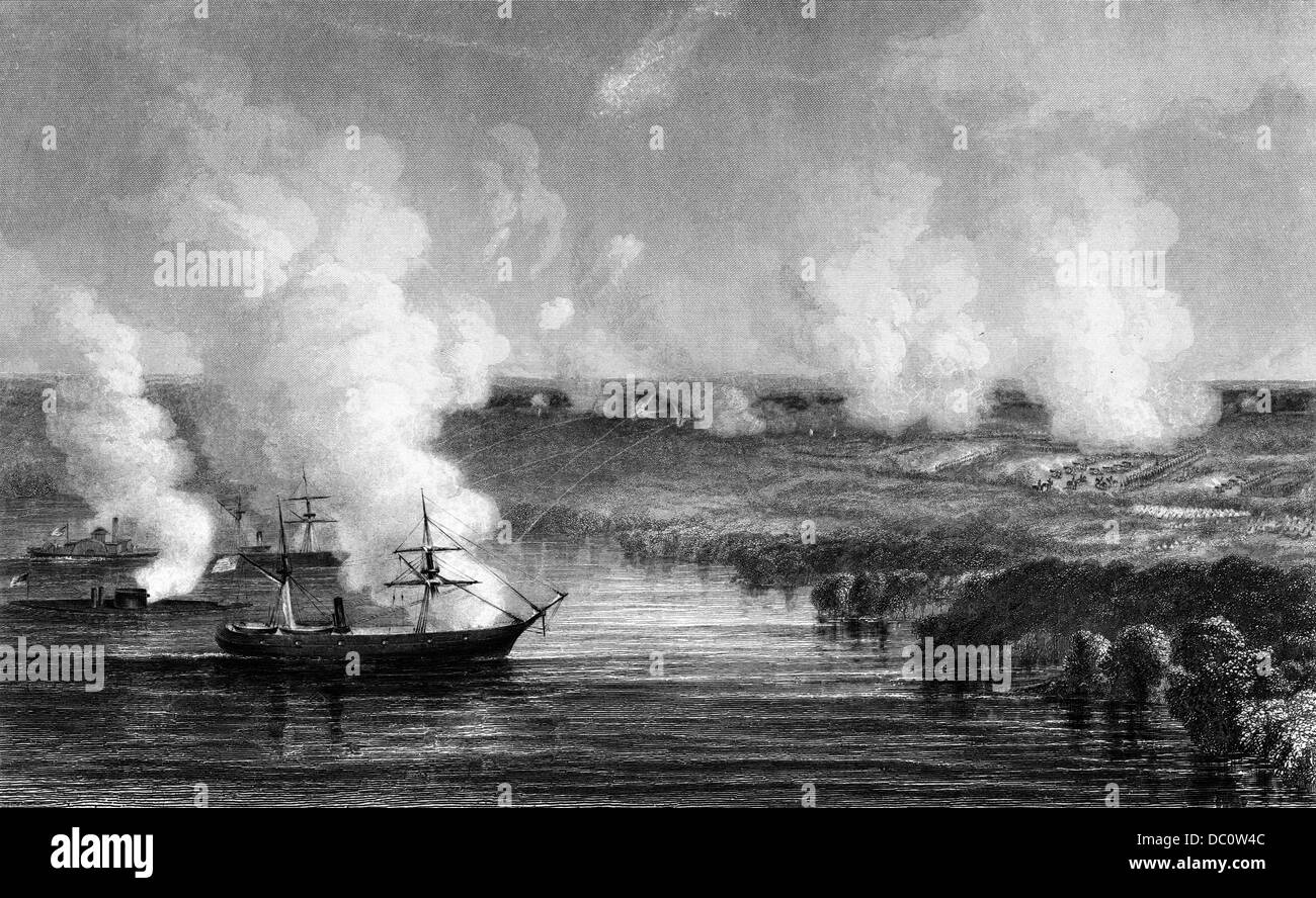 1800s 1860s JULY 1862 UNION GUNBOATS COVERING THE RETREAT OF UNION SOLDIERS FROM THE BATTLE OF MALVERN HILL Stock Photo