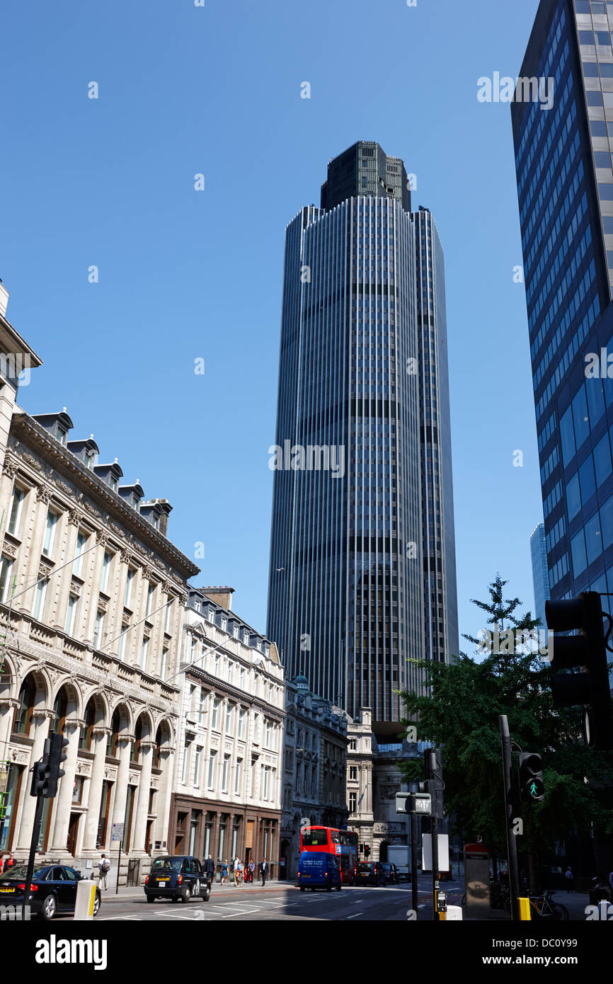 view along bishopsgate towards tower 42 formerly the natwest tower london england uk Stock Photo