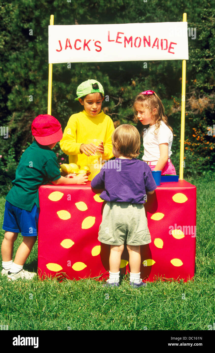 Lemonade stand game hires stock photography and images Alamy