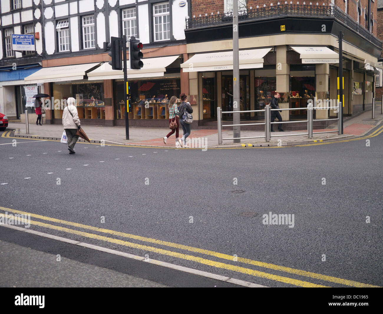 Crossing Stamford New Road, Altrincham Market town since 1290 Stock