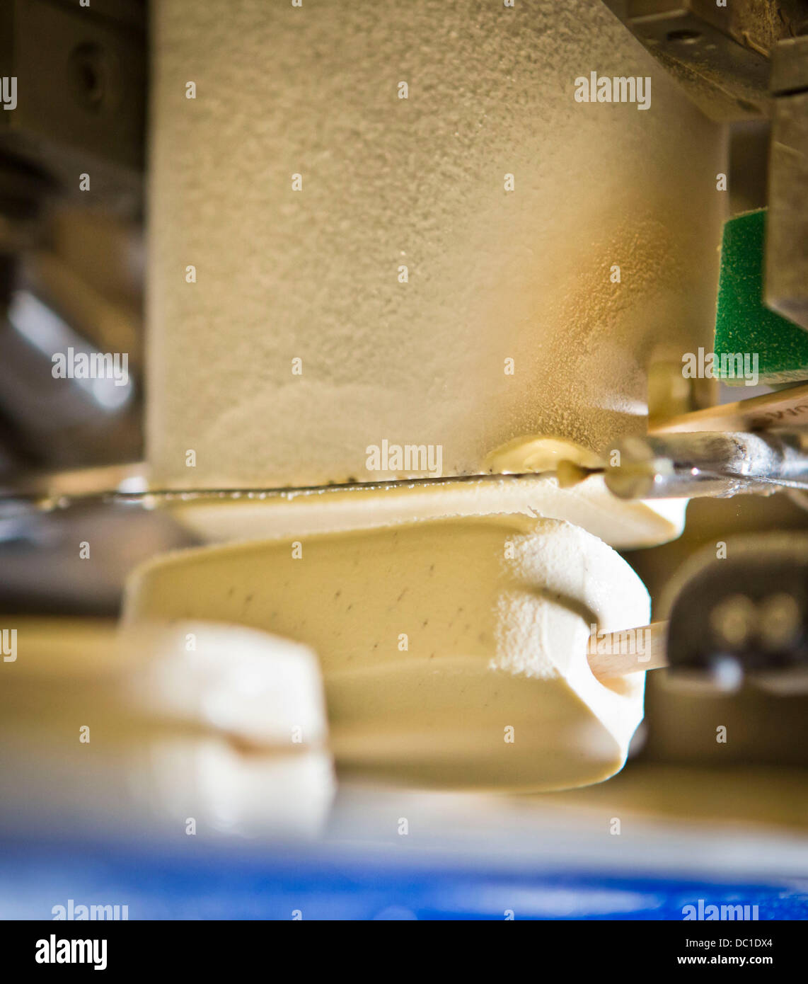 Heppenheim, Germany. 06th Aug, 2013. Langnese ice cream is portioned in