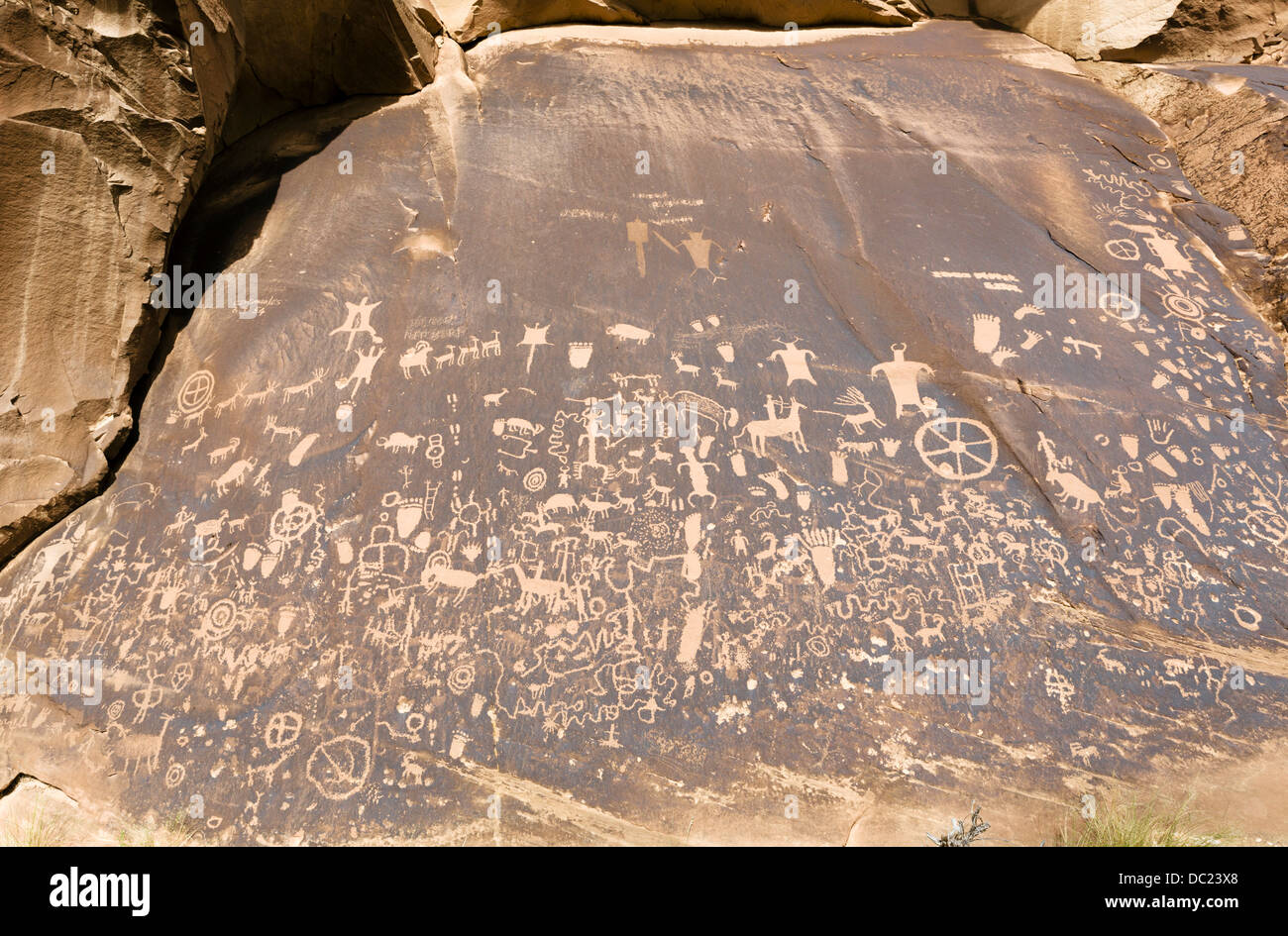 Tourists at Newspaper Rock State Historic Monument, Utah State Route 211, near Monticello, Utah, USA Stock Photo