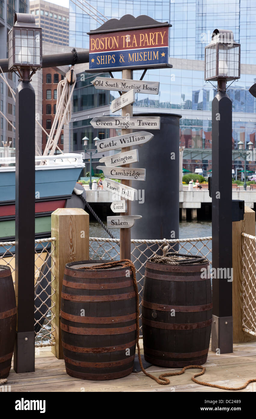 View inside the Boston Tea Party Museum, Congress Street Bridge, Fort