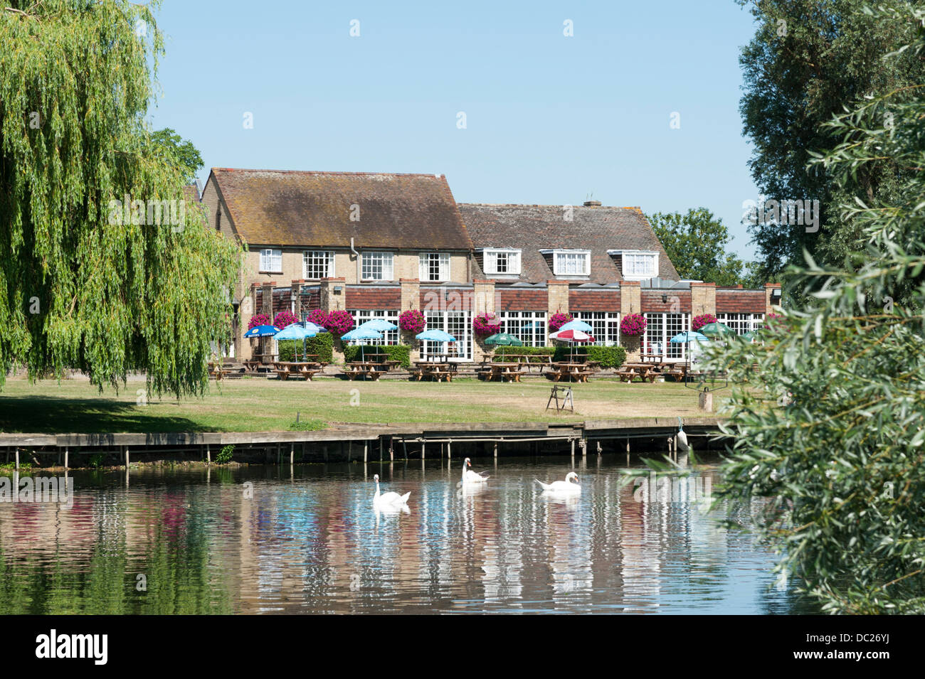 The Pike and Eel pub, hotel and marina on the River Great Ouse at Overcote Lane Needingworth Cambridgeshire UK Stock Photo