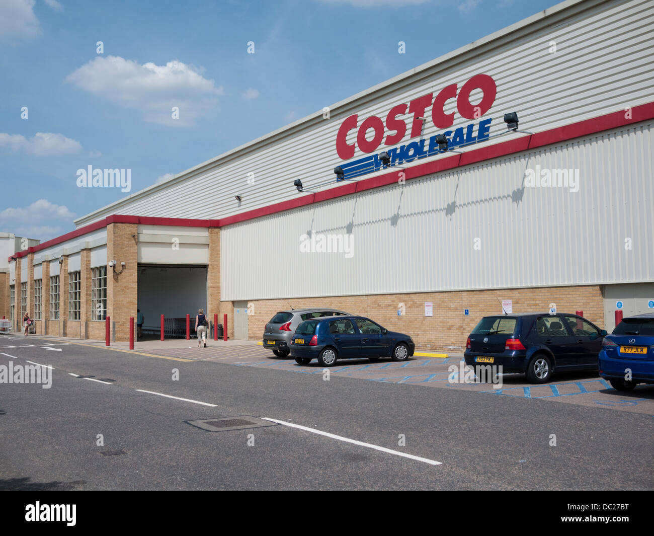 The Costco wholesale wareshouse at Watford UK Stock Photo