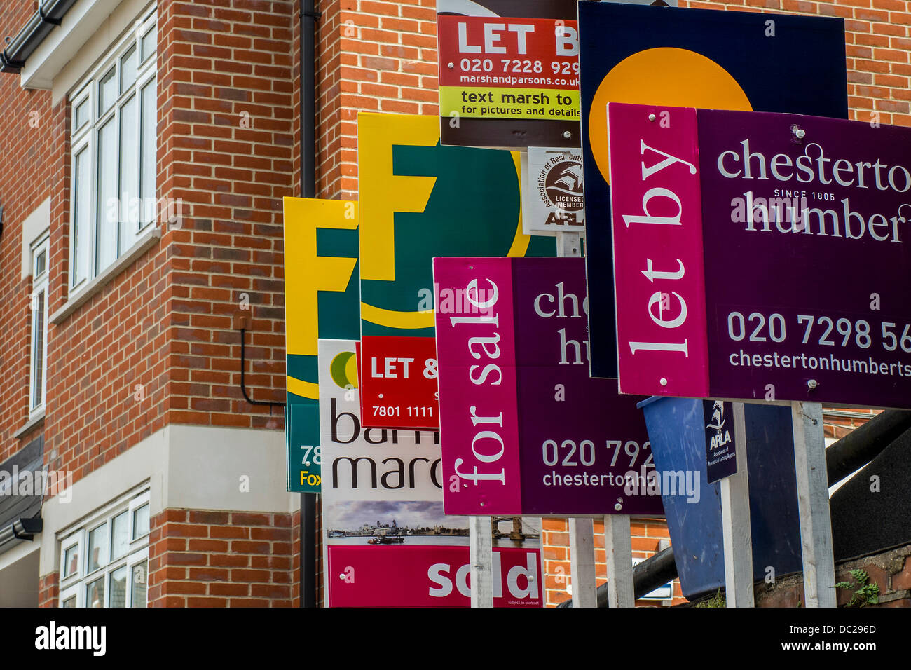 London for sale signs house foxtons hires stock photography and images