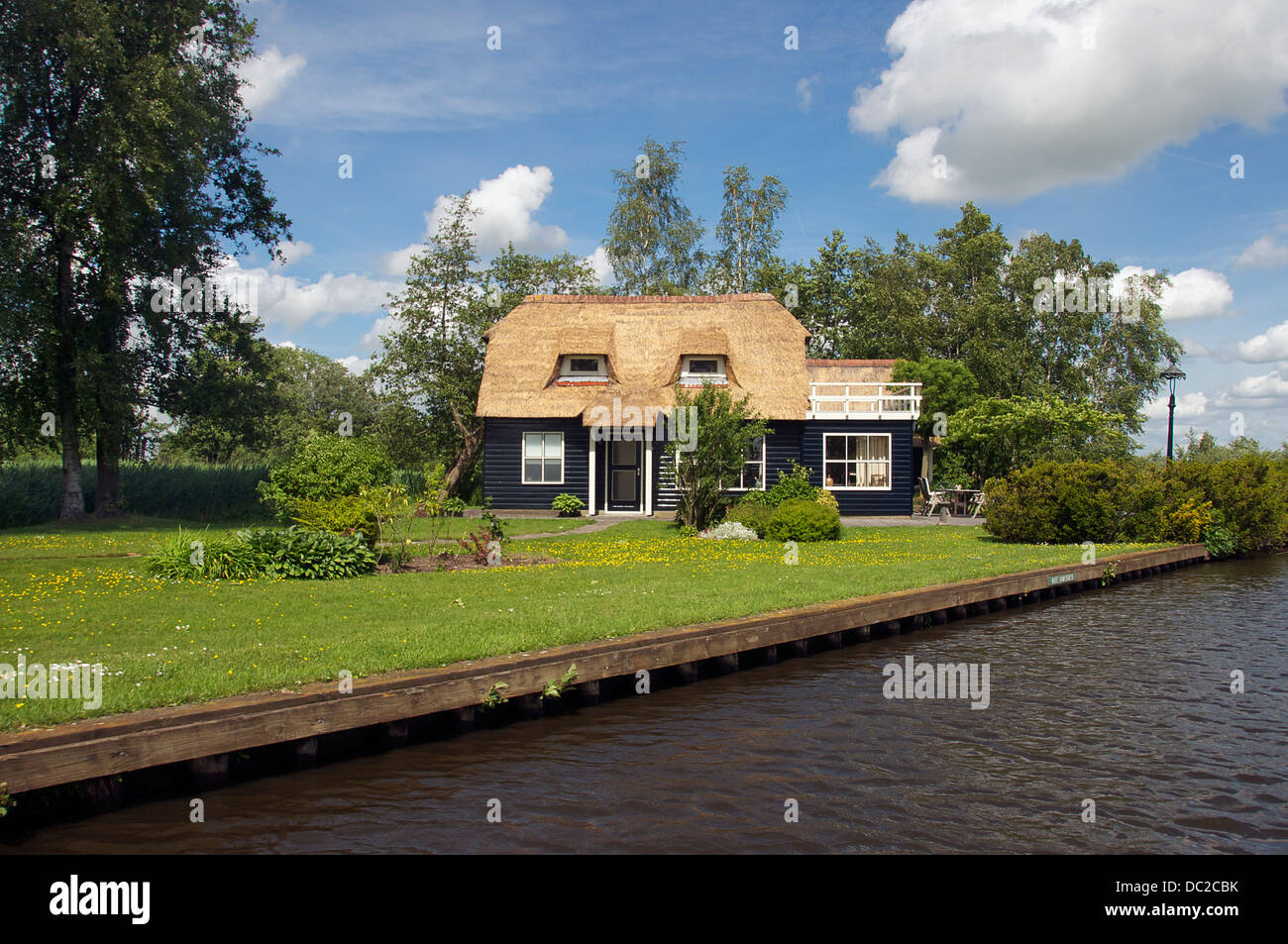 Pretty waterside house Giethoorn Holland Stock Photo