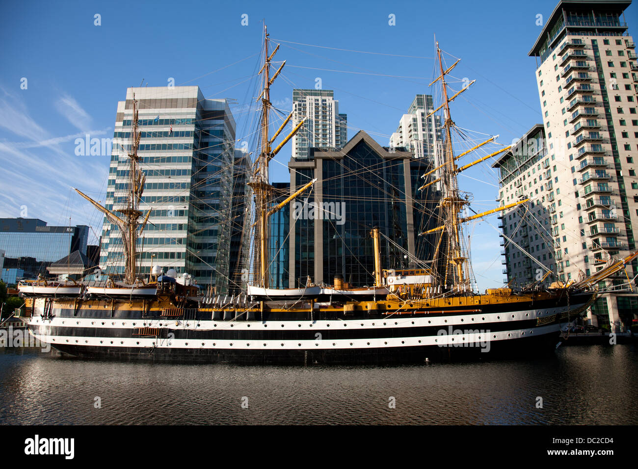 Italian tall ship Amerigo Vespucci docks at Canary Wharf Stock Photo