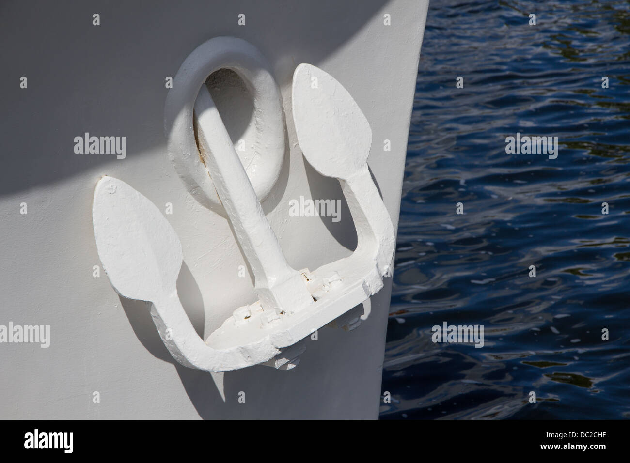 Boat anchor hi-res stock photography and images - Alamy