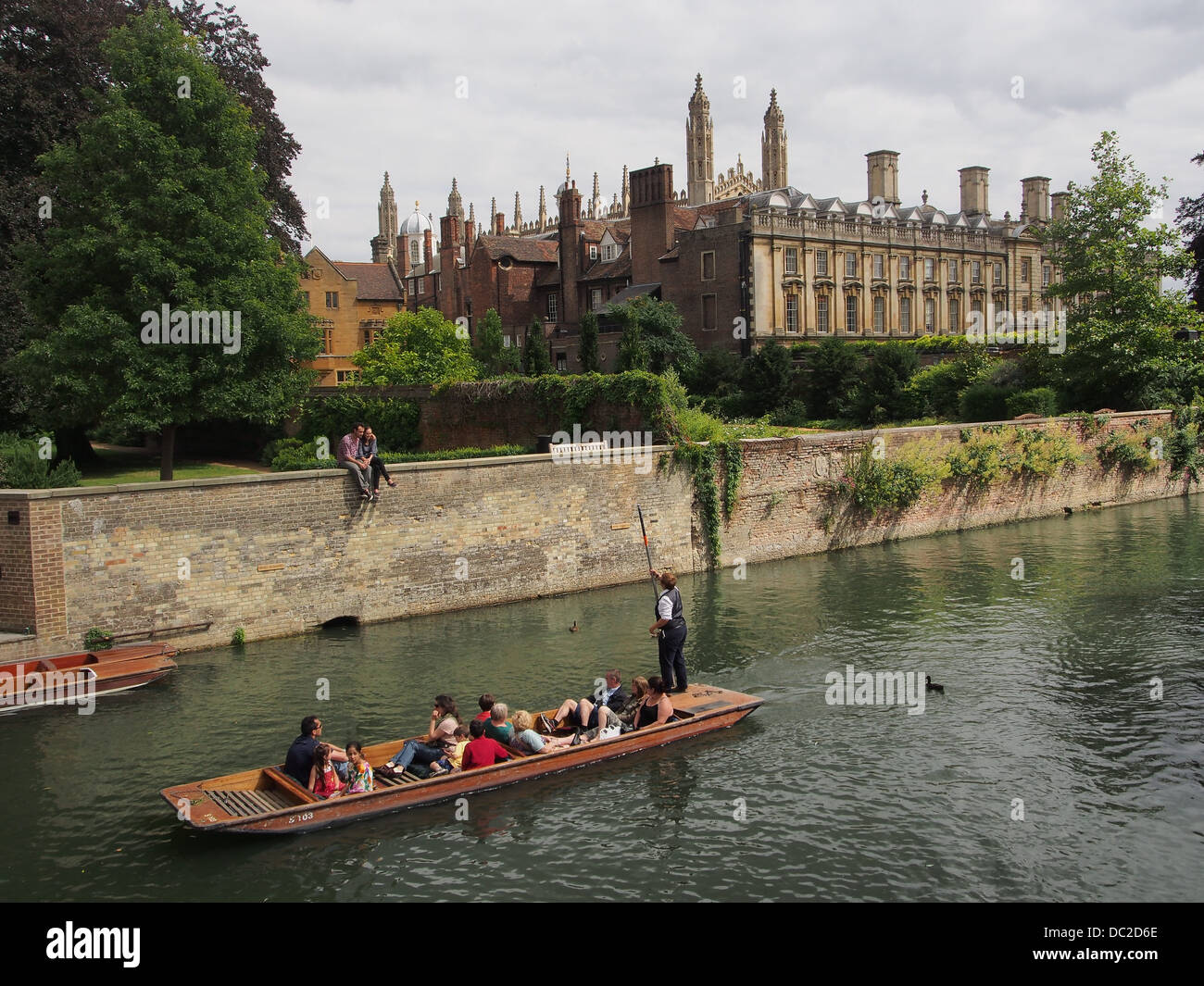 Cambridge University punting on the river Cam Stock Photo