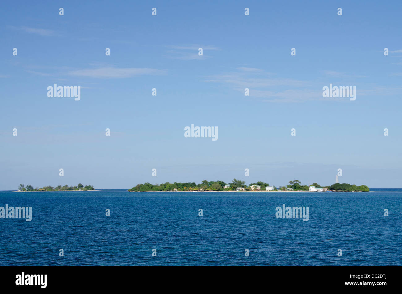 Belize, Stann Creek, Sapodilla Cayes Marine Reserve. Reef view of Hunting Caye (right) and Nicholas Caye (left). Stock Photo