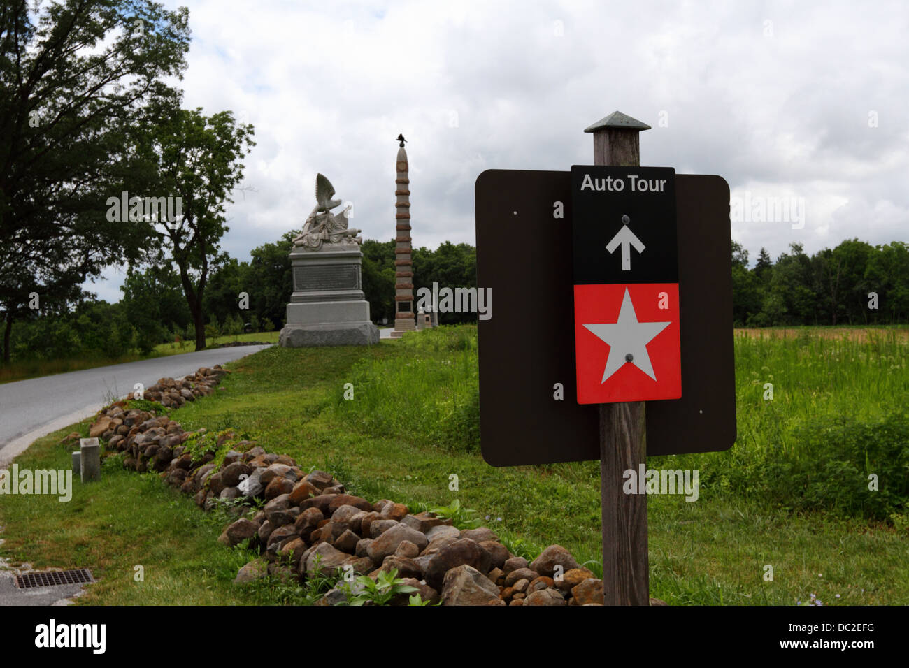 Sign on Doubleday Avenue indicating auto tour route through Gettysburg battlefield, Gettysburg National Military Park, Pennsylvania, USA Stock Photo