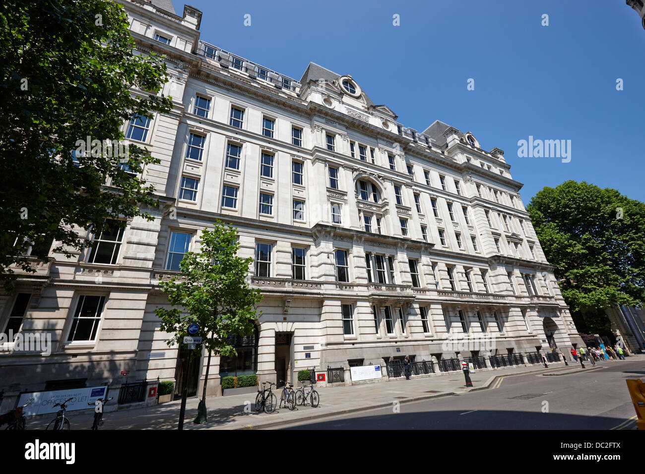 1 st martins le grand london england uk former general post office of london building also known as nomura house Stock Photo