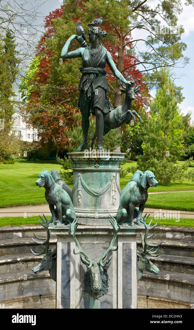 Fountain of Diana, by the brothers Francine (1603), Garden of Diana, Paks of the Château de Fontainebleau, Seine-et-Marne, Franc Stock Photo