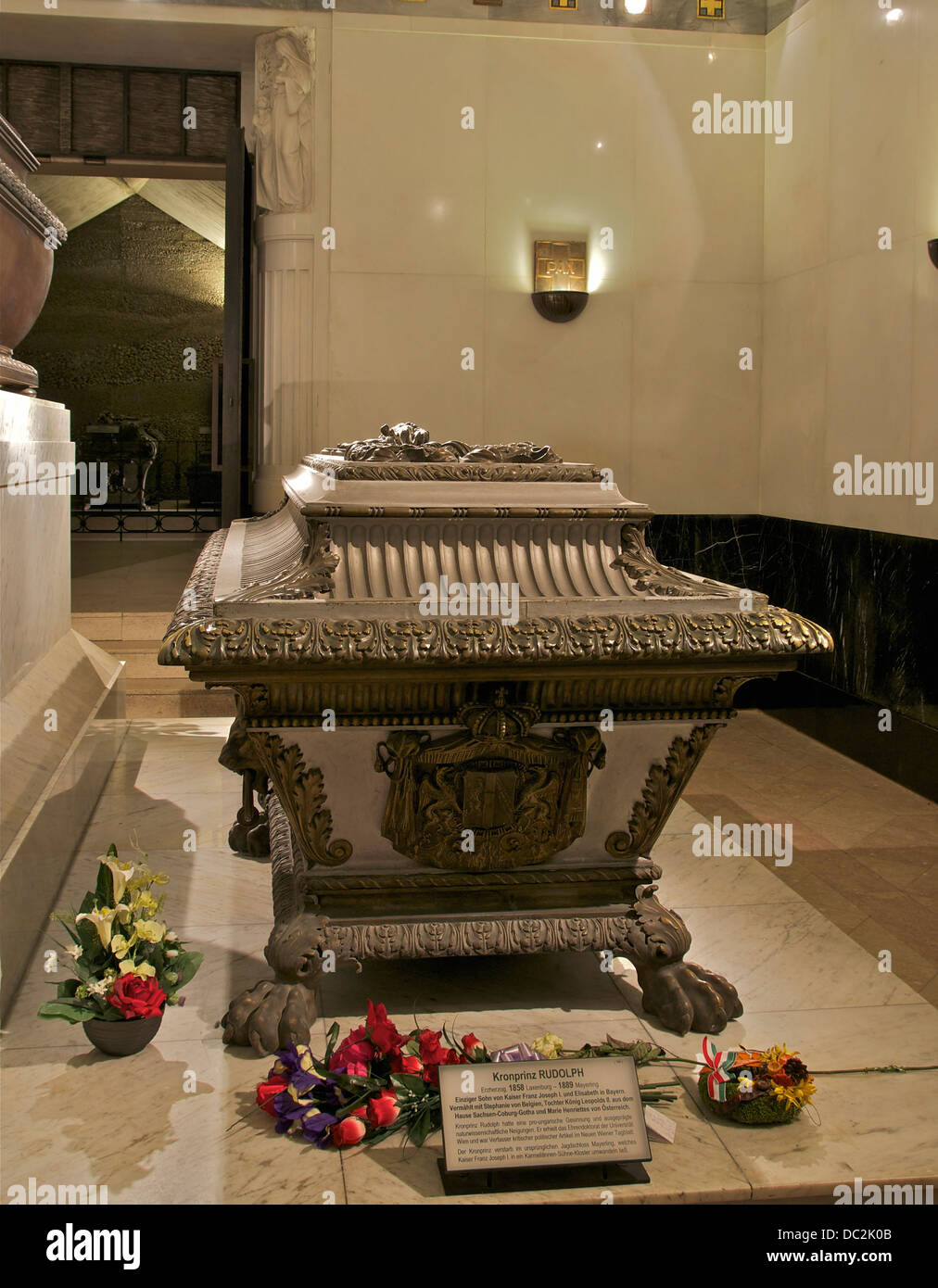 Royal burial traditions hi-res stock photography and images - Alamy
