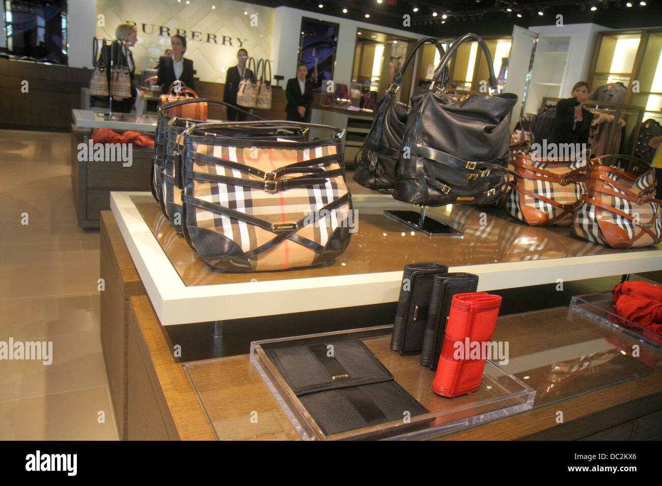 burberry outlet store miami