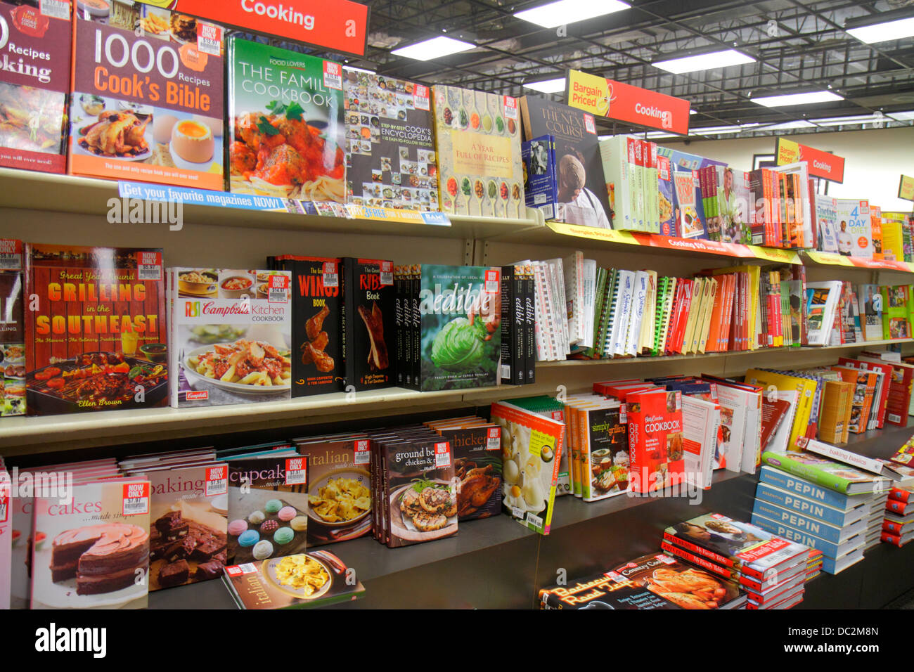 Florida Sunrise,Fort Ft. Lauderdale,Sawgrass Mills mall,sale,display sale Books-a-Million,bookstore,books,cookbooks,looking FL130731103 Stock Photo