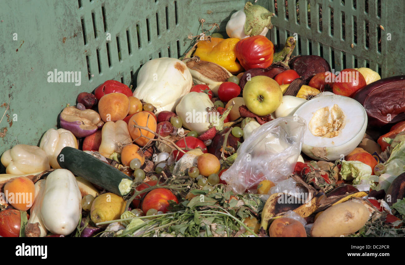 Throw rotten vegetables hires stock photography and images Alamy