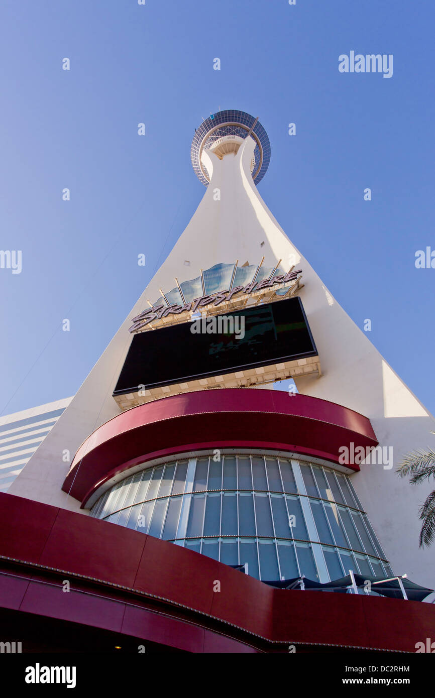 Thrill ride Big Shot on top of the Las Vegas Stratosphere tower (1149  ft/350m), the tallest freestanding observation tower of the US Stock Photo  - Alamy