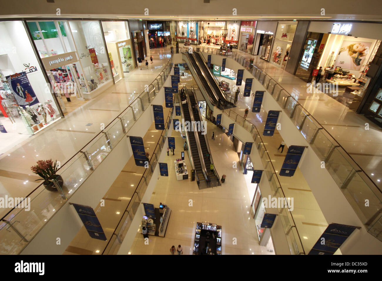 Dubai shopping malls during Ramadan in July 2013 Stock Photo - Alamy