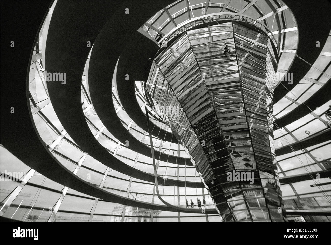 Viewing Ramp Viewing dome reichstag hi-res stock photography and images - Alamy