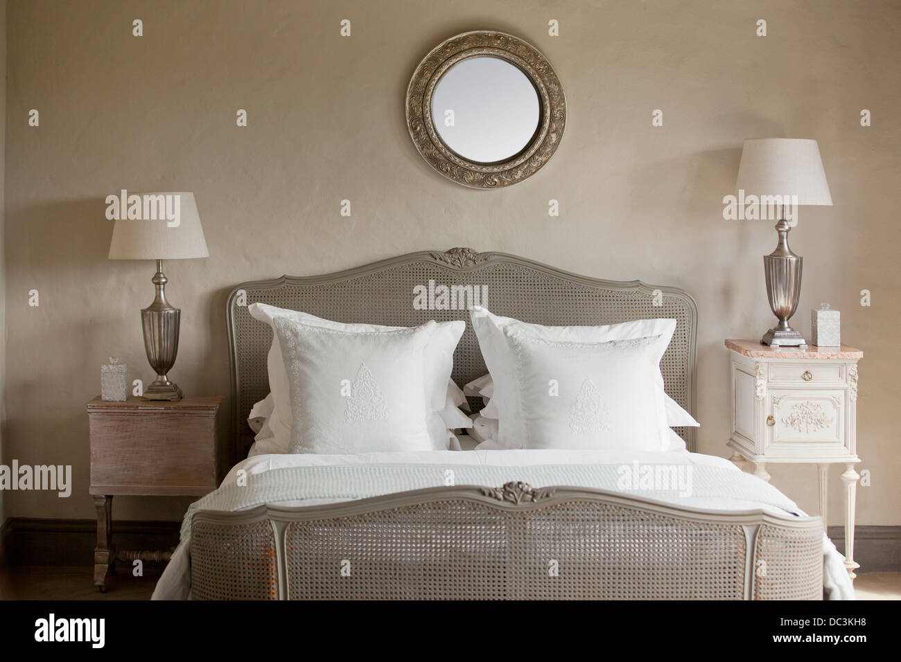 Luxury bed hi-res stock photography and images - Alamy