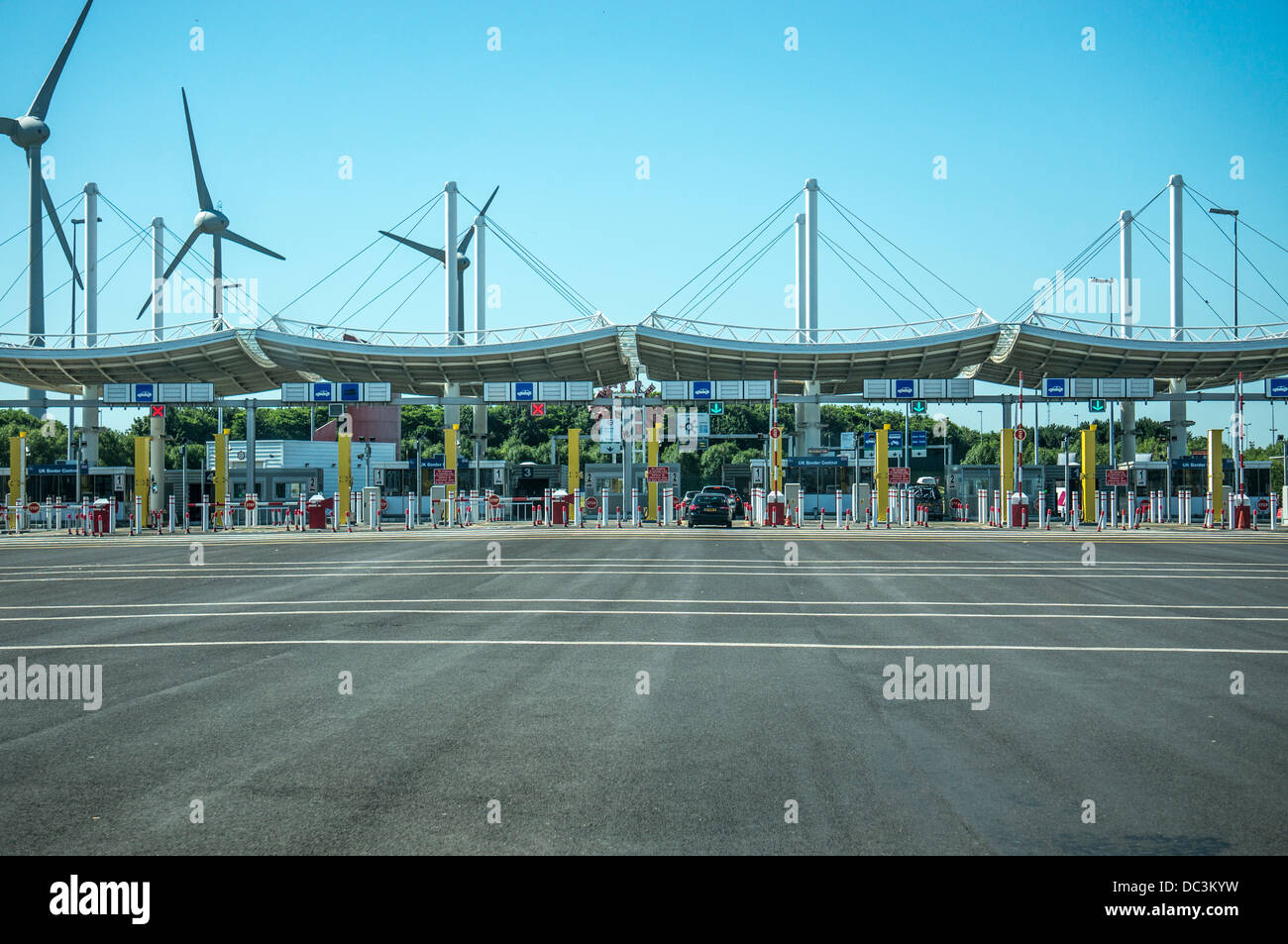 UK border control at the Eurotunnel terminal, Calais, France, for vehicles, drivers and passengers leaving mainland Europe, bound for the UK. Stock Photo