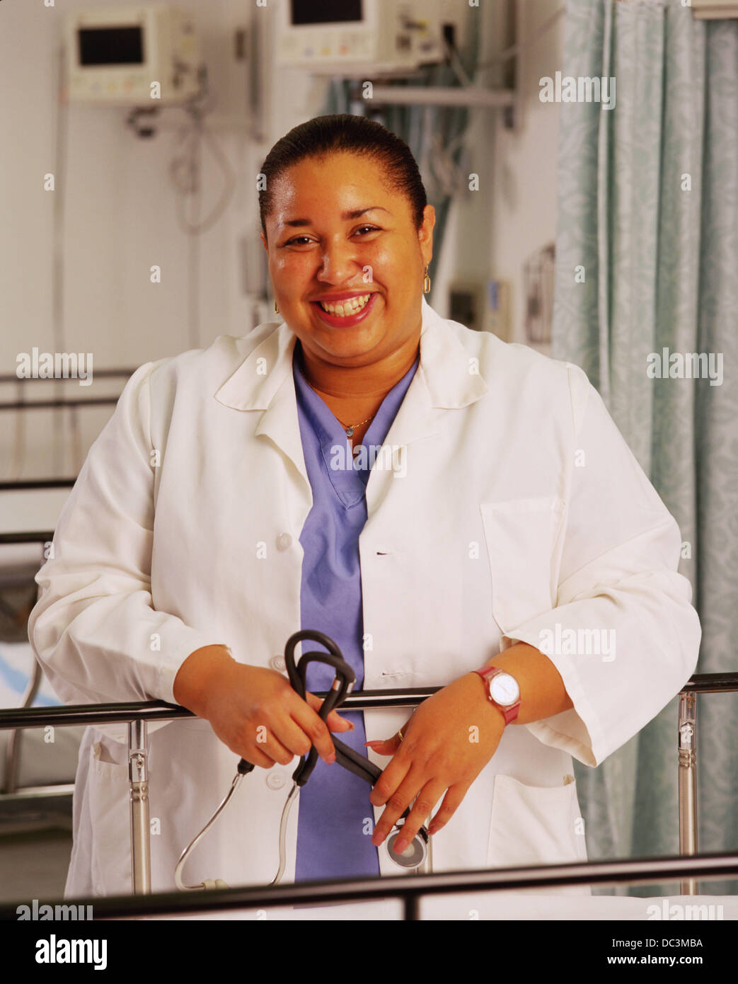 Hispanic female doctor headshot hi-res stock photography and images - Alamy