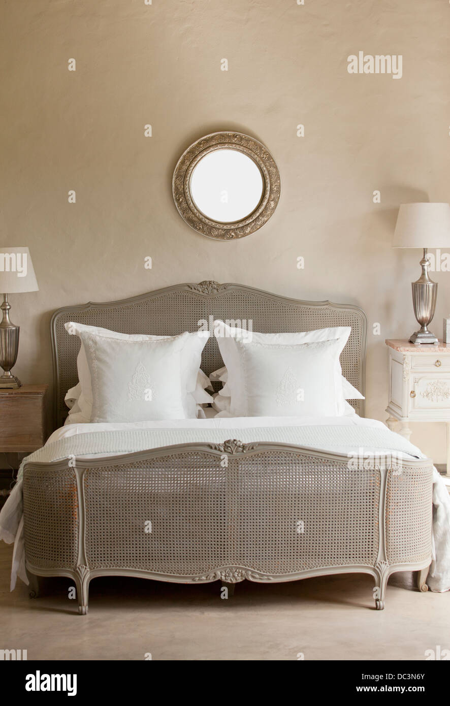 Luxury bed hi-res stock photography and images - Alamy