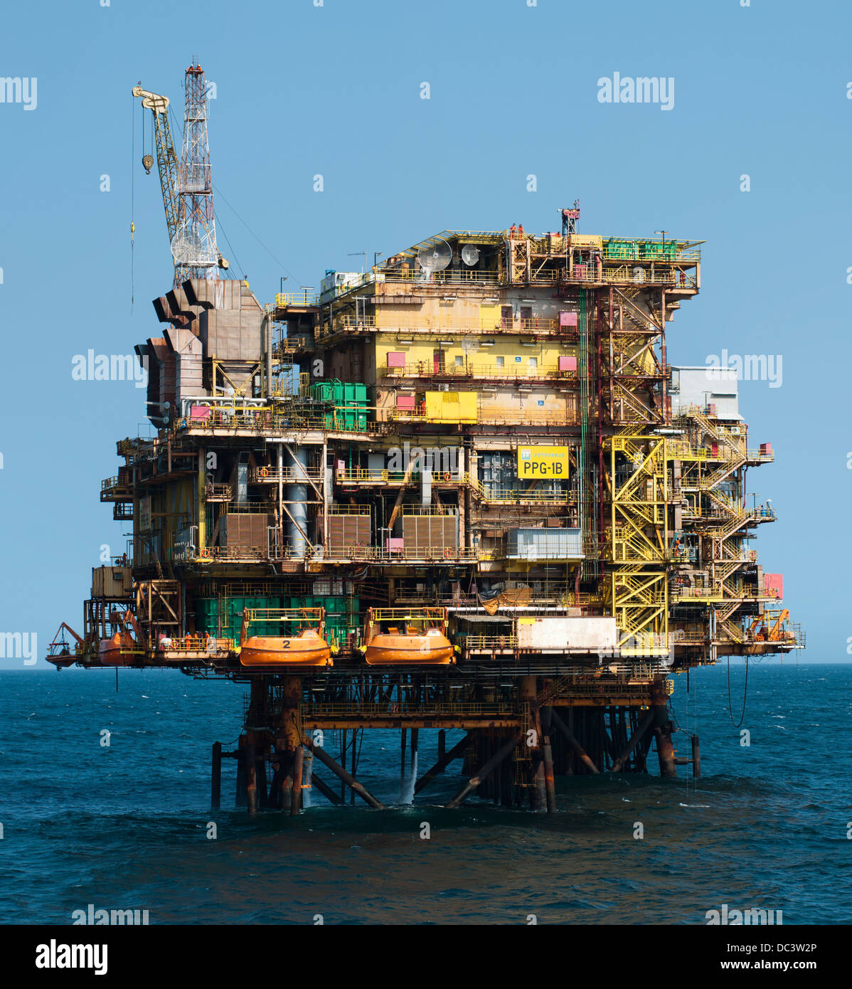 PPG1 fixed shallow oil platform from Petrobras offshore ...