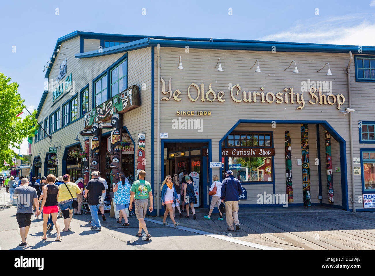 Ye Olde Curiosity Shop on Alaskan Way at Pier 54, downtown Seattle, Washington, USA Stock Photo