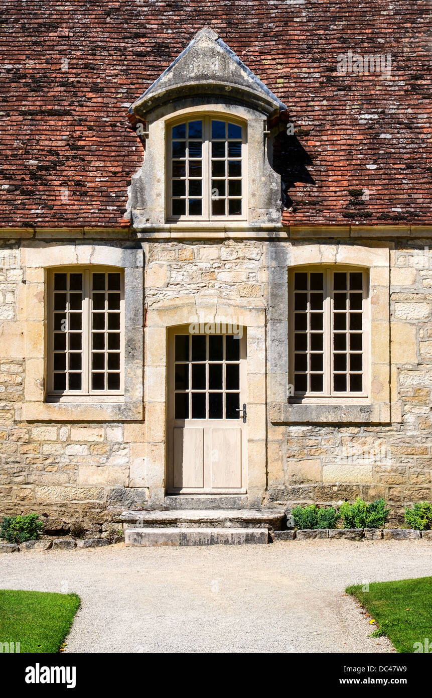 Historical building entrance door with vintage windows Stock Photo - Alamy