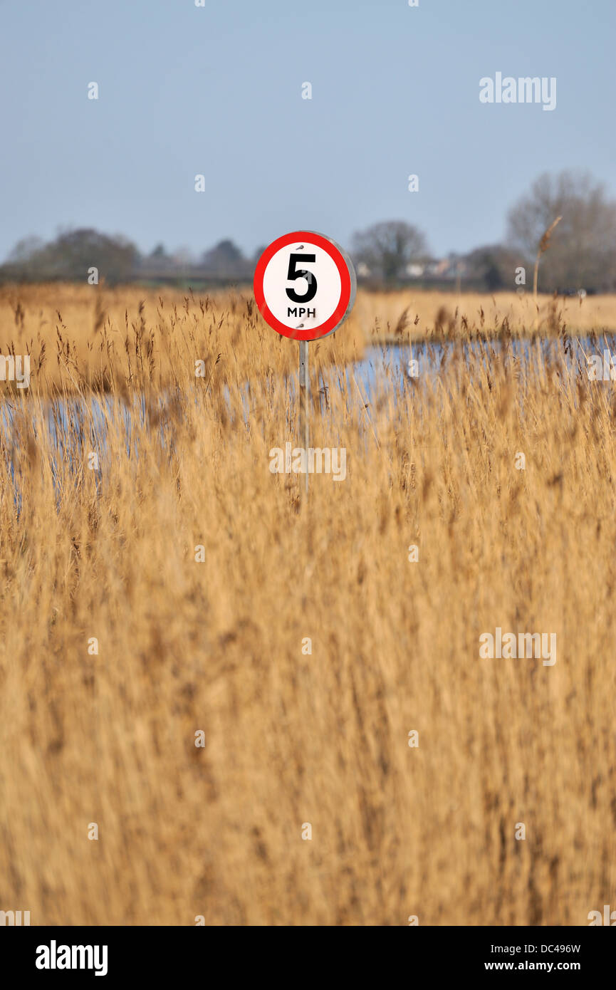 Speed limit 5 mph hires stock photography and images Alamy