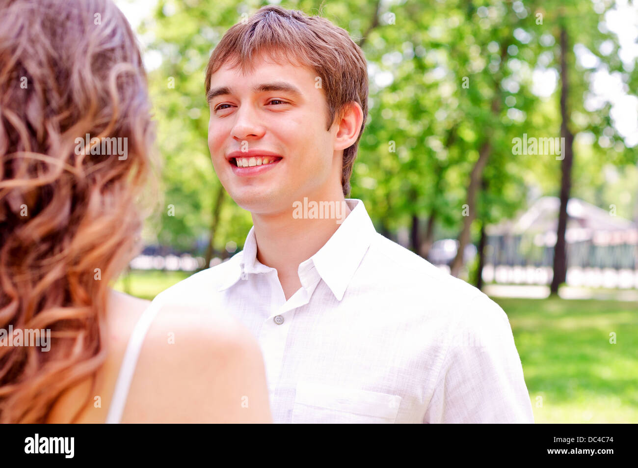 couple in the park Stock Photo - Alamy