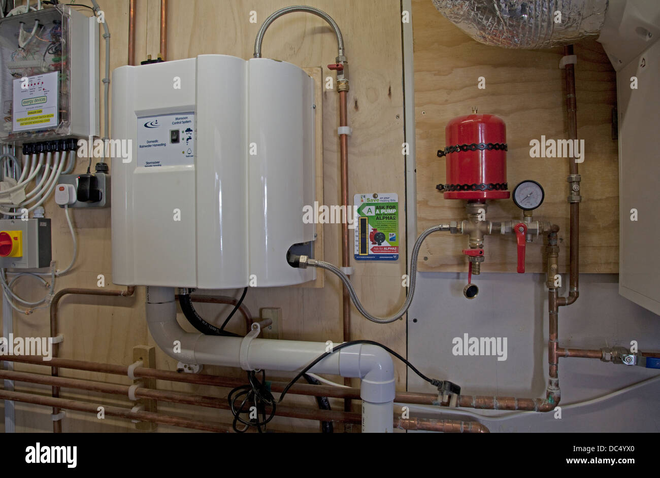 Monsoon Eco Rainwater harvesting control unit with pressure vessel UK