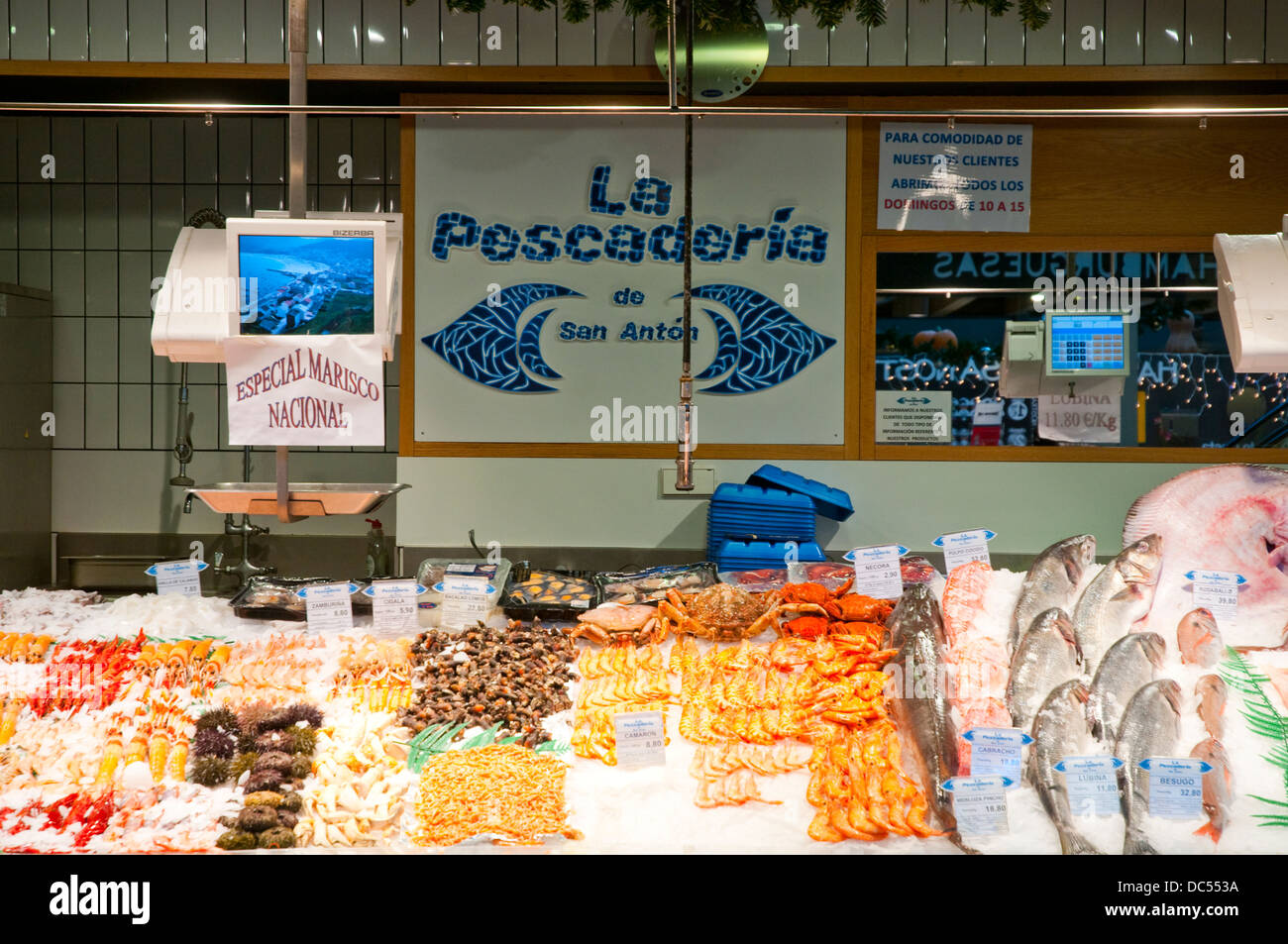 Fishmonger. San Anton market, Madrid, Spain Stock Photo Alamy