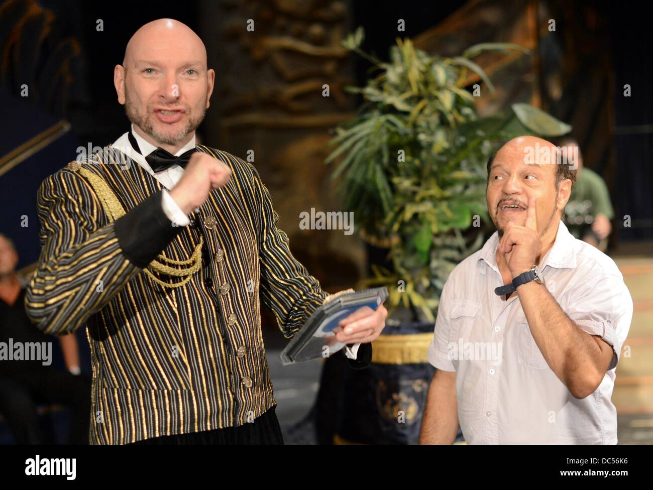 Ralph Morgenstern as head waiter Miska (L) and Hungarian director Miklos-Gabor Kerenyi rehearse 'A Csardaskiralyno' at the Budapest Operetta in Budapest, Hungary, 05 August 2013. The operetta will be premiered at the Seefestspiele festival at the Waldbuehne in Berlin on 17 August 2013. Photo: Jens Kalaene Stock Photo