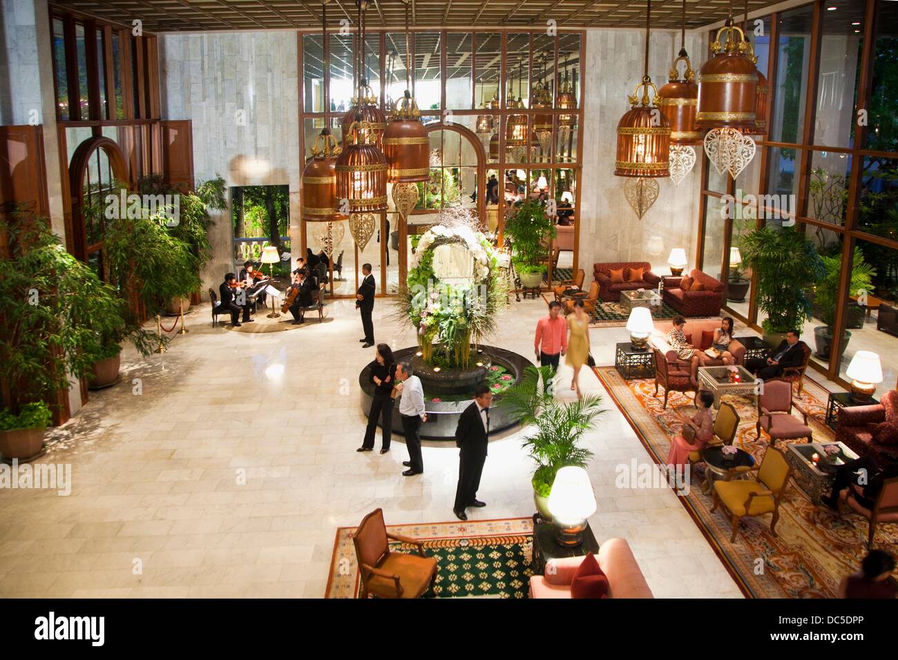 Lobby Mandarin Oriental Hotel Silom District Bangkok Thailand Stock Photo Alamy Lobby Mandarin Oriental Hotel Silom District Bangkok Thailand Stock Photo Alamy